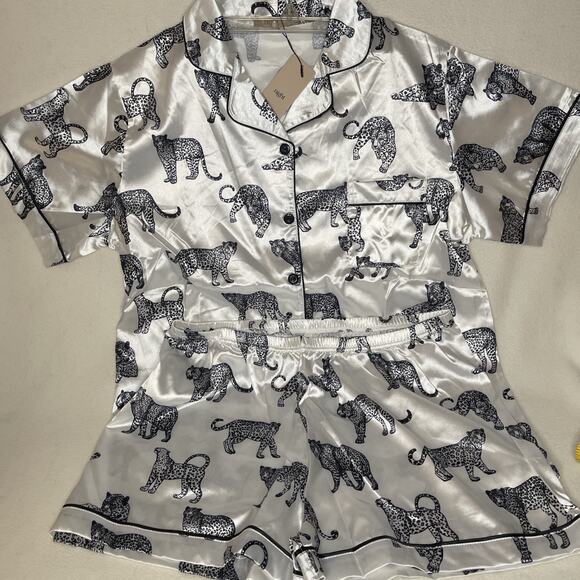 NIGHT Brand Lounge able Satin Pajama Shirt Set With Leopards - Size 10 NWT - Picture 1 of 5